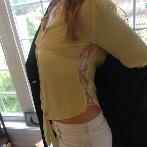 Candies Shirt yellow Sheer with Lace Vintage Size Medium - Picture 3 of 4
